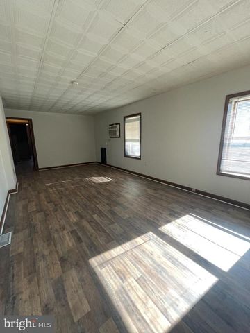 1128 N SIXTH ST, Reading, PA 19601