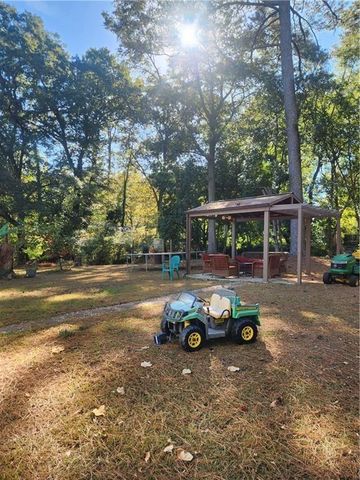 3969 W Hilda Circle, Decatur, GA 30035