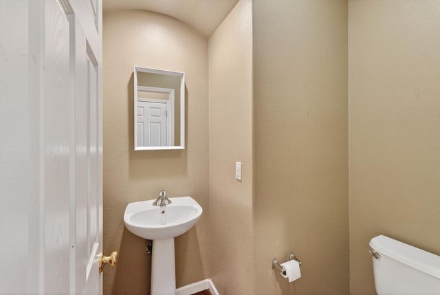 1305 Derby Dr, Merced, CA 95348