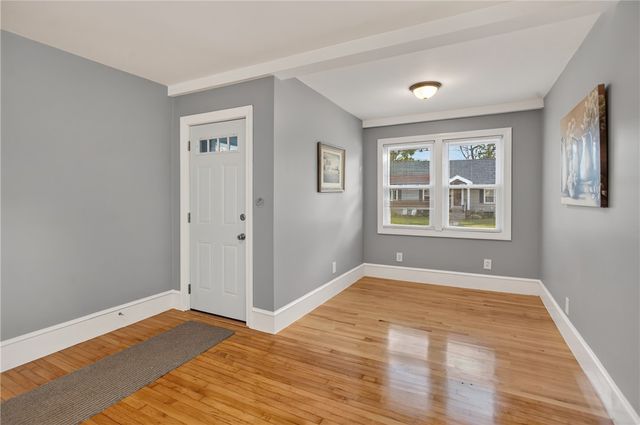 37 Lincoln Avenue, Warwick, RI 02888