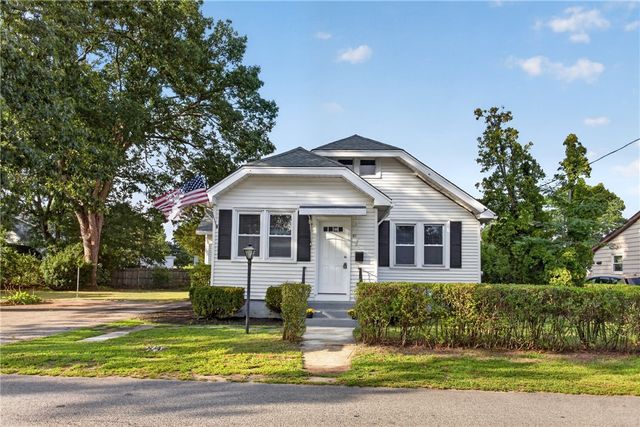 37 Lincoln Avenue, Warwick, RI 02888
