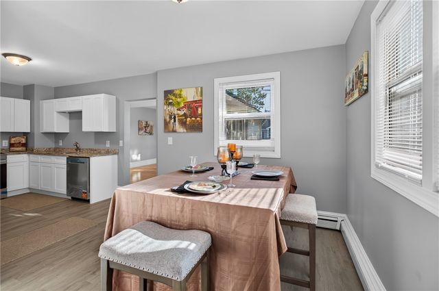37 Lincoln Avenue, Warwick, RI 02888