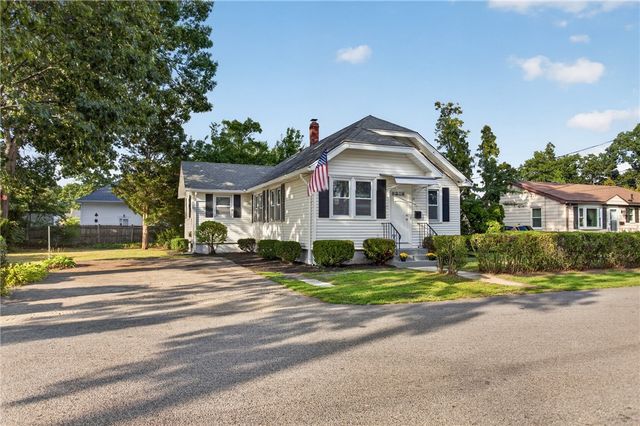 37 Lincoln Avenue, Warwick, RI 02888