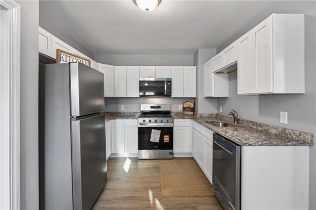 37 Lincoln Avenue, Warwick, RI 02888