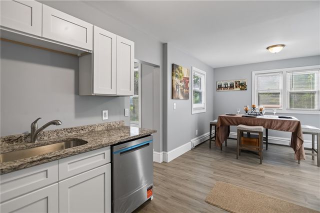 37 Lincoln Avenue, Warwick, RI 02888