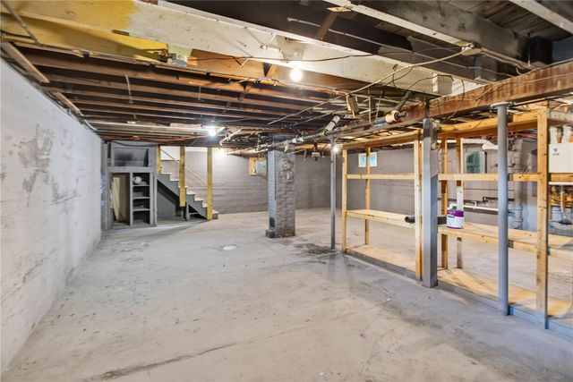 37 Lincoln Avenue, Warwick, RI 02888
