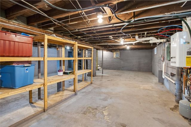 37 Lincoln Avenue, Warwick, RI 02888