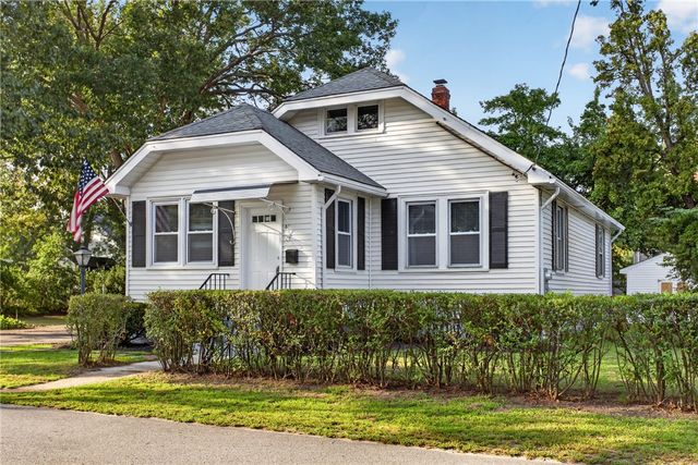 37 Lincoln Avenue, Warwick, RI 02888