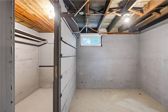 37 Lincoln Avenue, Warwick, RI 02888