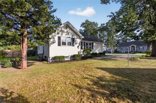 37 Lincoln Avenue, Warwick, RI 02888