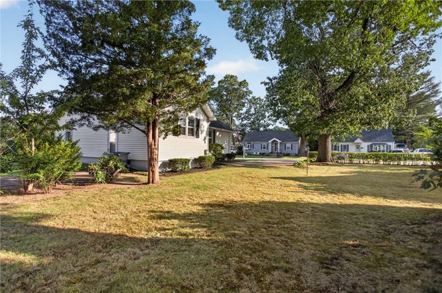 37 Lincoln Avenue, Warwick, RI 02888