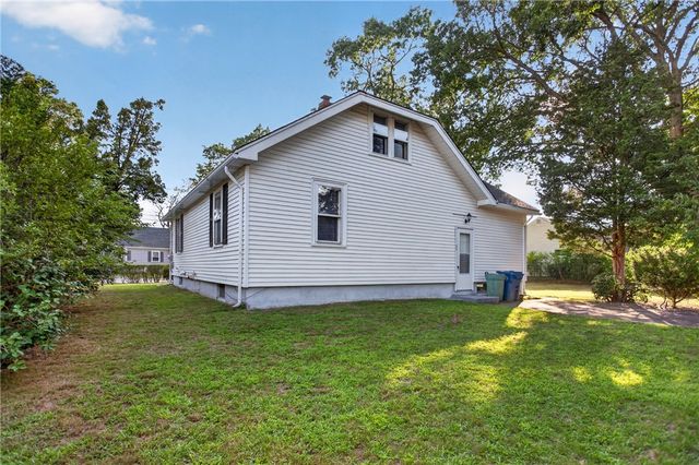 37 Lincoln Avenue, Warwick, RI 02888