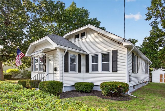 37 Lincoln Avenue, Warwick, RI 02888