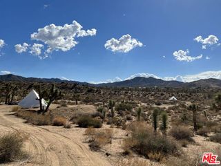 2 Indio Avenue, Yucca Valley, CA 92284