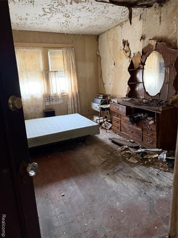 73 Grove Street, Highland Park, MI 48203