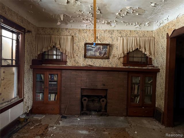 73 Grove Street, Highland Park, MI 48203