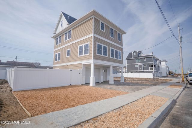 205 Dewey Drive, Ortley Beach, NJ 08751