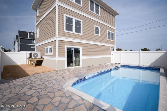 205 Dewey Drive, Ortley Beach, NJ 08751