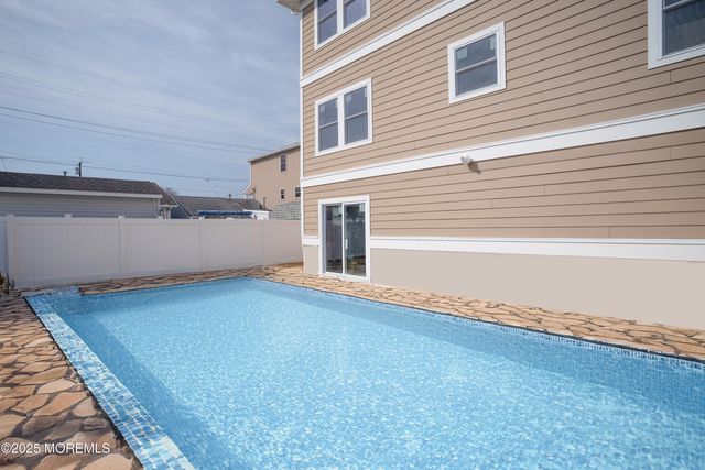 205 Dewey Drive, Ortley Beach, NJ 08751