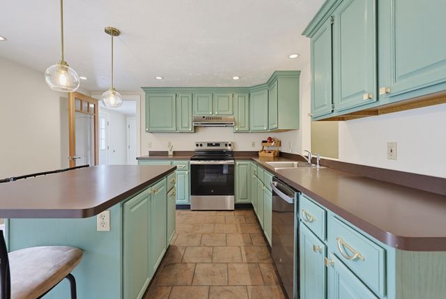 124 Haywood Drive, East Brookfield, MA 01515