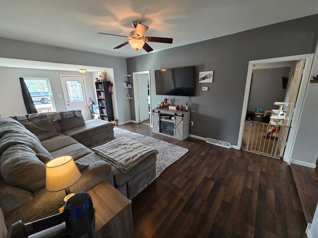 170 W Maple Street, Coal City, IL 60416