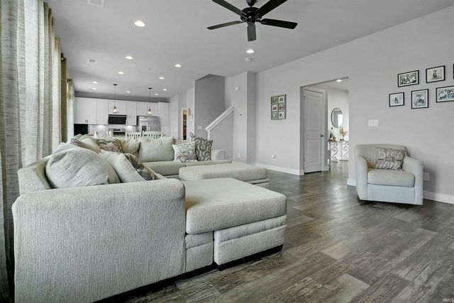 4997 White Chapel Drive, Newburgh, IN 47630
