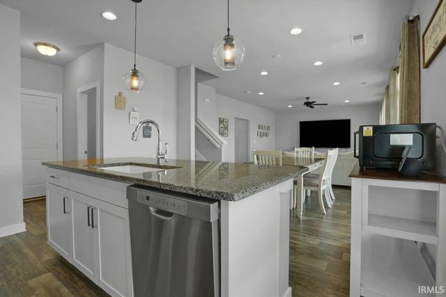 4997 White Chapel Drive, Newburgh, IN 47630