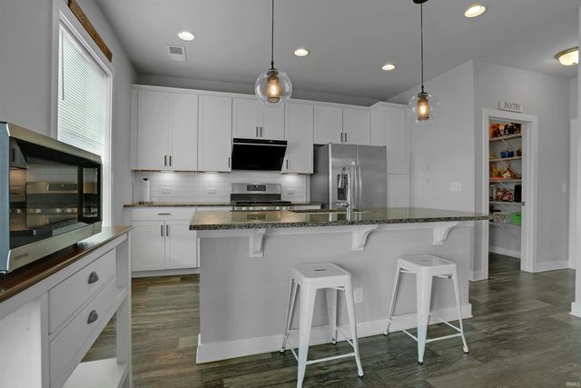 4997 White Chapel Drive, Newburgh, IN 47630