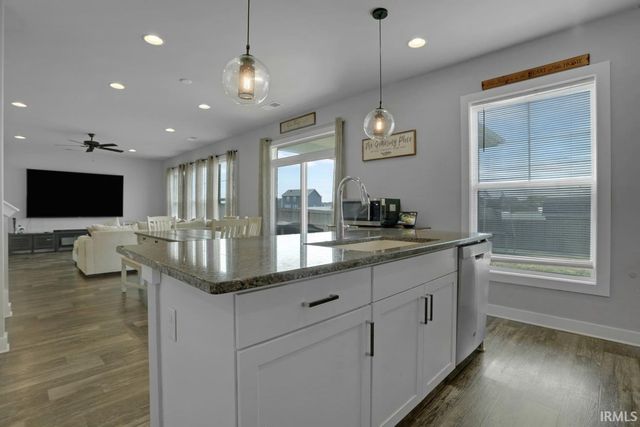 4997 White Chapel Drive, Newburgh, IN 47630