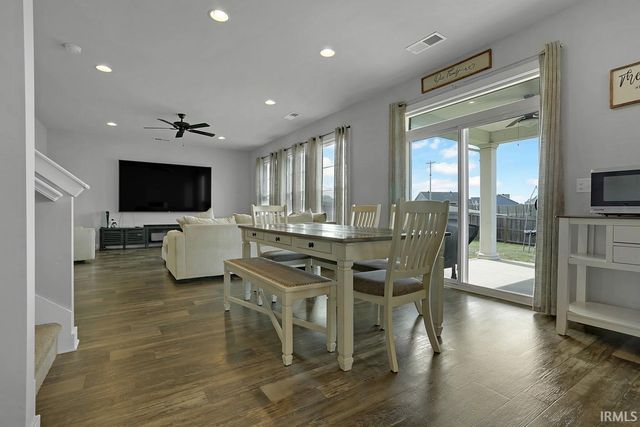 4997 White Chapel Drive, Newburgh, IN 47630
