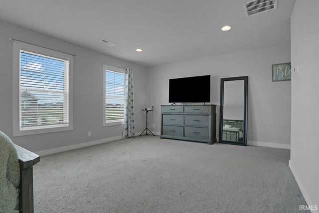 4997 White Chapel Drive, Newburgh, IN 47630