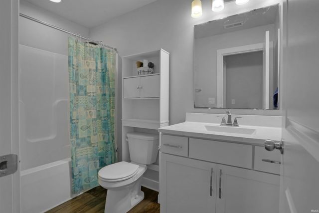 4997 White Chapel Drive, Newburgh, IN 47630