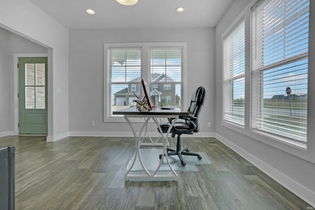 4997 White Chapel Drive, Newburgh, IN 47630