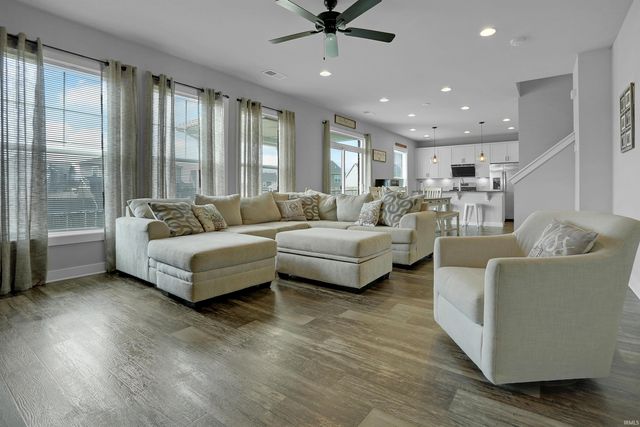 4997 White Chapel Drive, Newburgh, IN 47630
