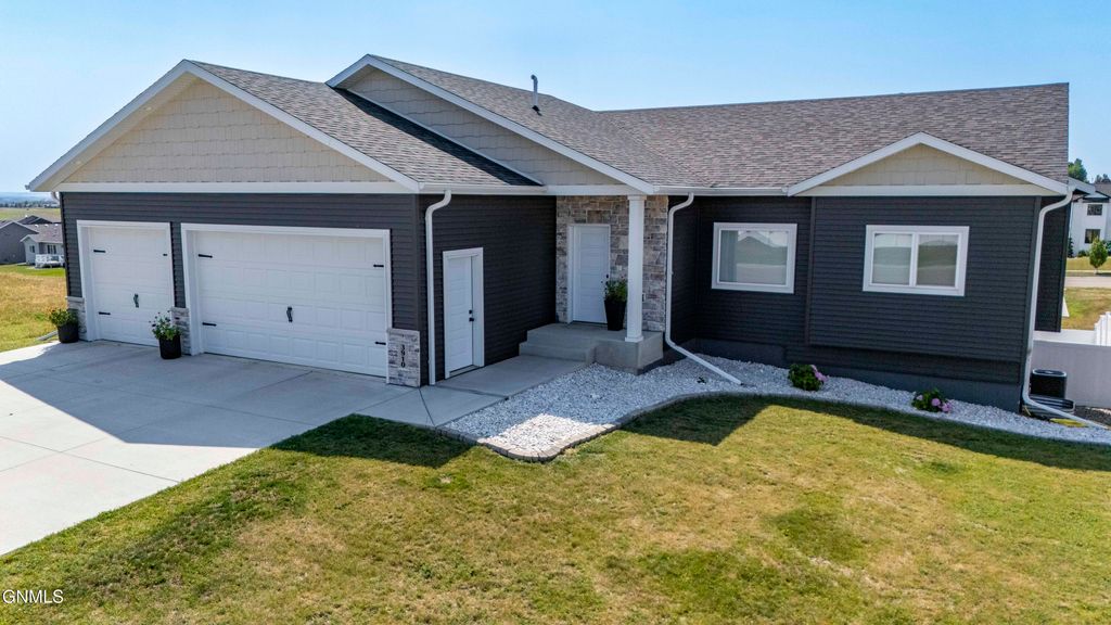 3910 Steel Street, Bismarck, ND 58503 photo 1