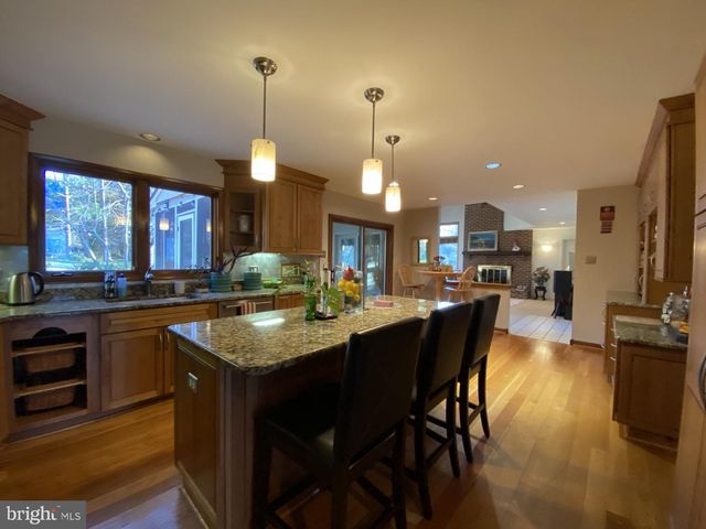 17 JONATHAN MORRIS CIR, Media, PA 19063