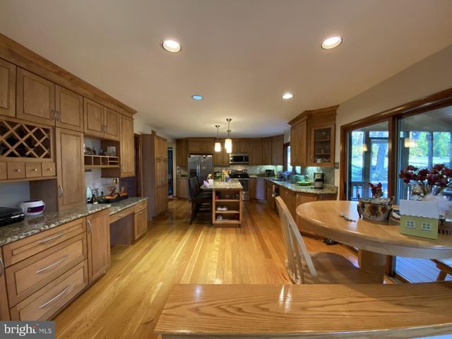 17 JONATHAN MORRIS CIR, Media, PA 19063