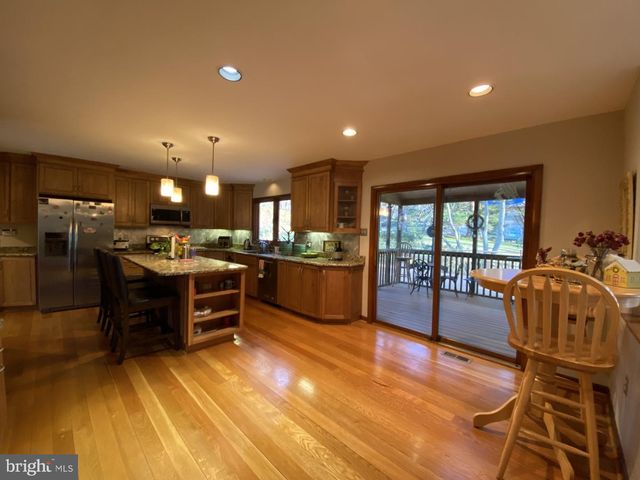 17 JONATHAN MORRIS CIR, Media, PA 19063