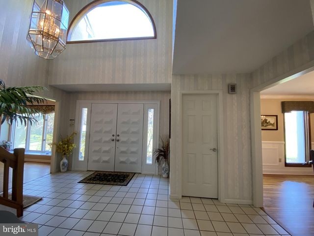 17 JONATHAN MORRIS CIR, Media, PA 19063