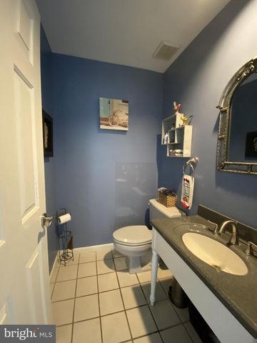 17 JONATHAN MORRIS CIR, Media, PA 19063