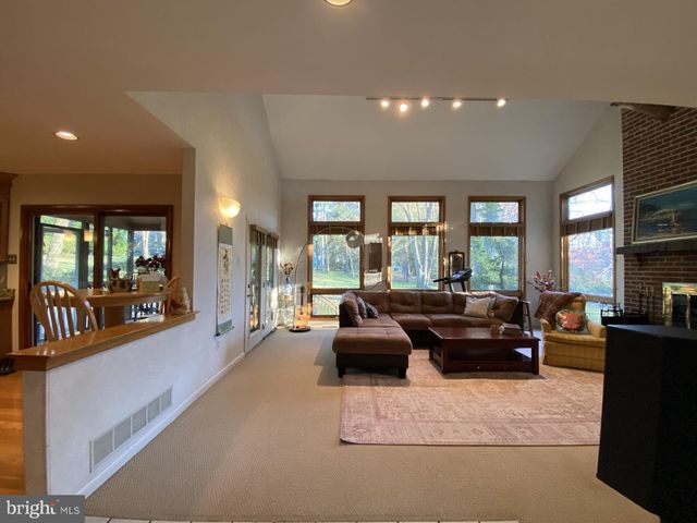 17 JONATHAN MORRIS CIR, Media, PA 19063