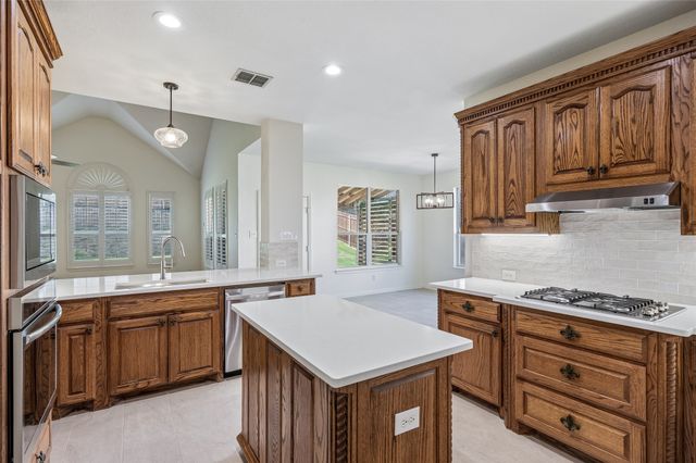 5224 Winterberry Court, Fort Worth, TX 76244