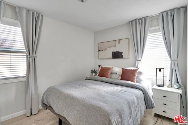 1138 W 52nd Street, Los Angeles, CA 90037