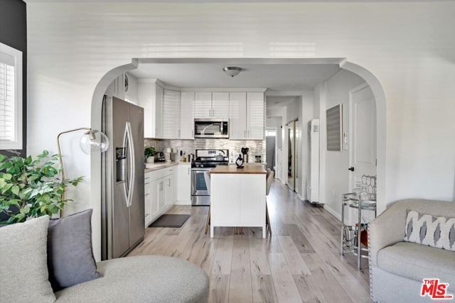 1138 W 52nd Street, Los Angeles, CA 90037