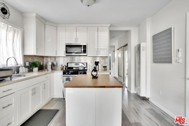 1138 W 52nd Street, Los Angeles, CA 90037