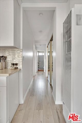 1138 W 52nd Street, Los Angeles, CA 90037