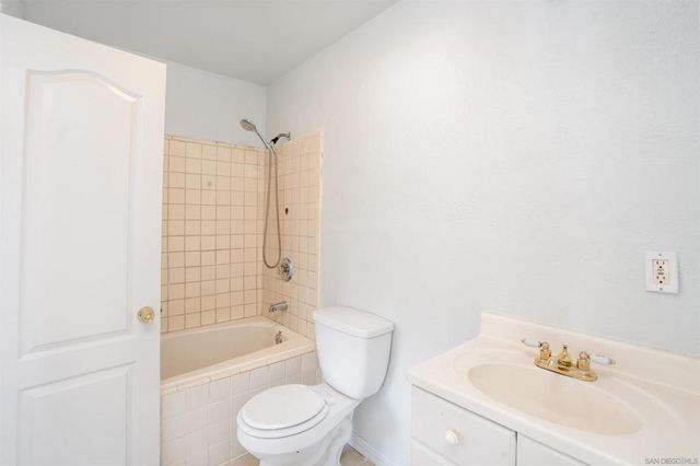 2041 Ardath Ave, Escondido, CA 92027