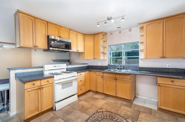 2041 Ardath Ave, Escondido, CA 92027