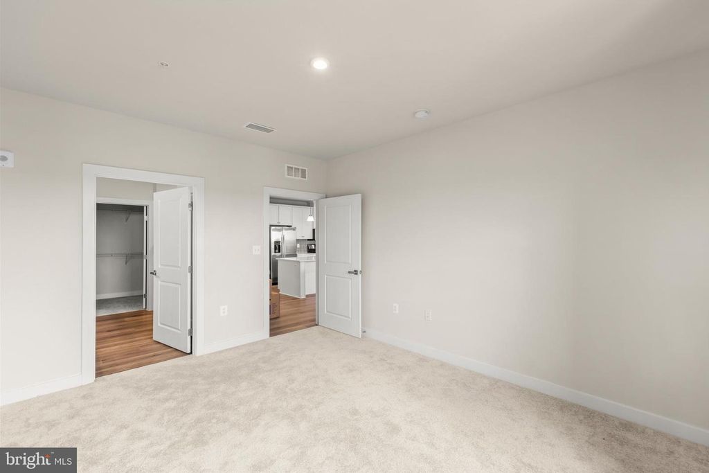 140 MCCORMICK CIR #403, Winchester, VA 22602
