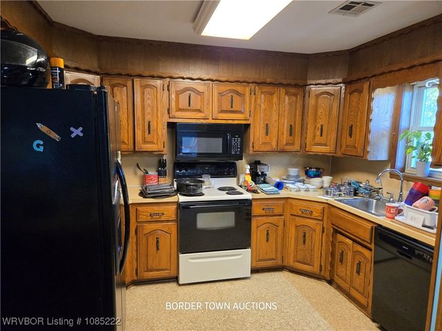 106438 4757 Road, Muldrow, OK 74948